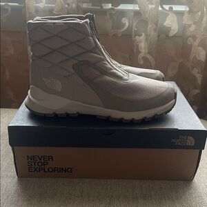 The North Face Quilted Boots in Tan and Gray